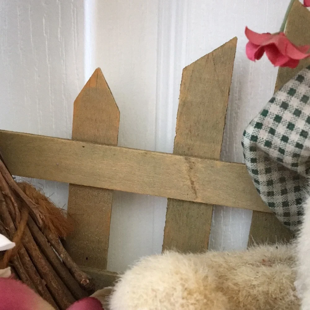 Nwt Heart-Shaped “Welcome” Wreath w/Waving bear